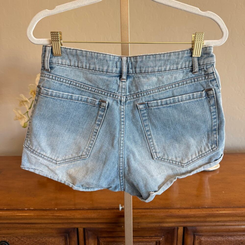 Roxy Light Wash Denim Shorts Size 27 Distressed Cuffed - Picture 5 of 7